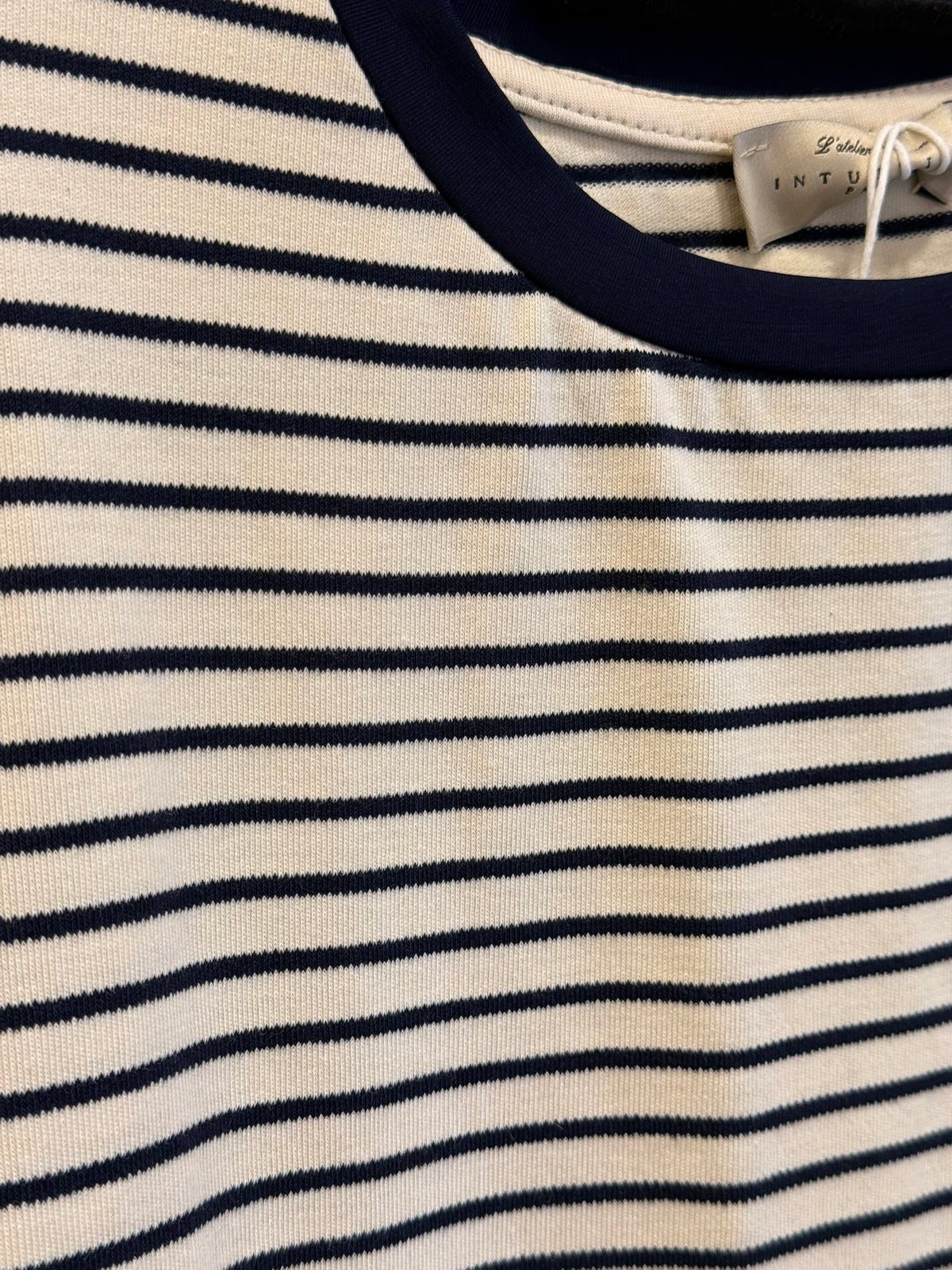 Tee-shirt Minnie rayé — détail du tissu et du col