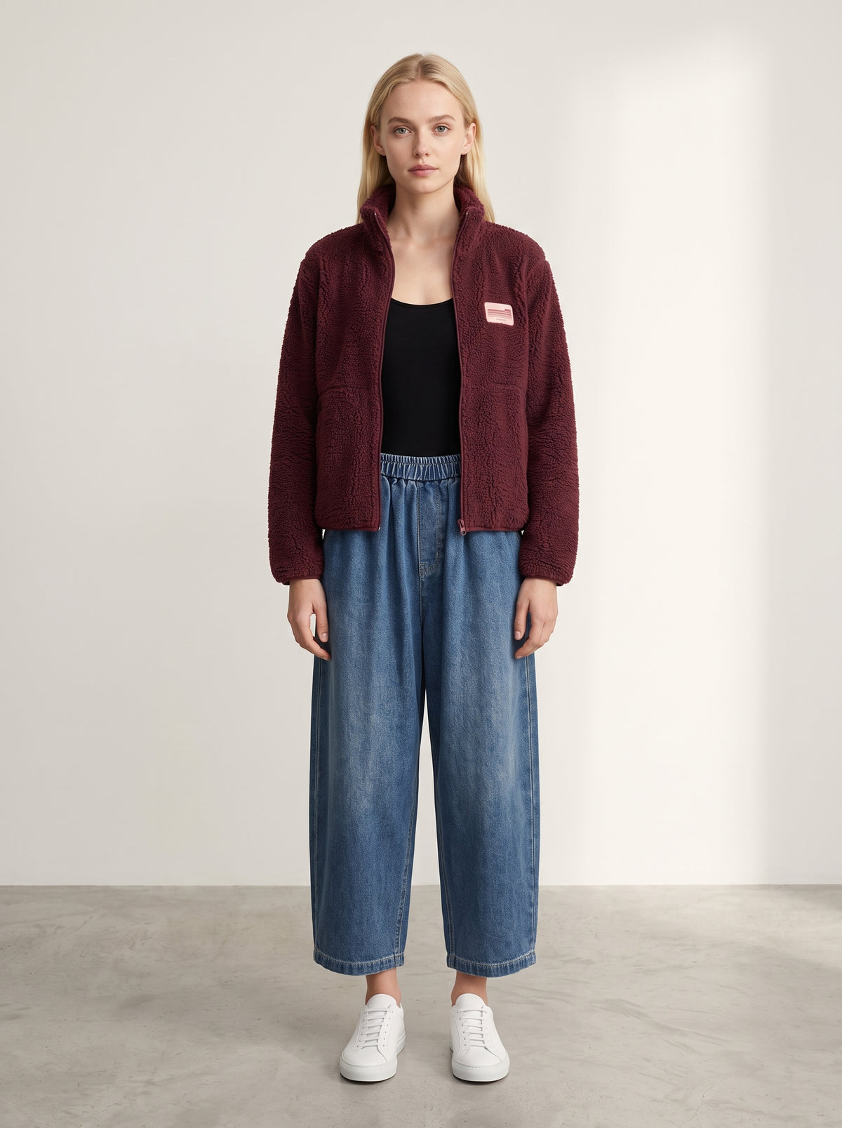 Blouson Ju bordeaux — porté de face