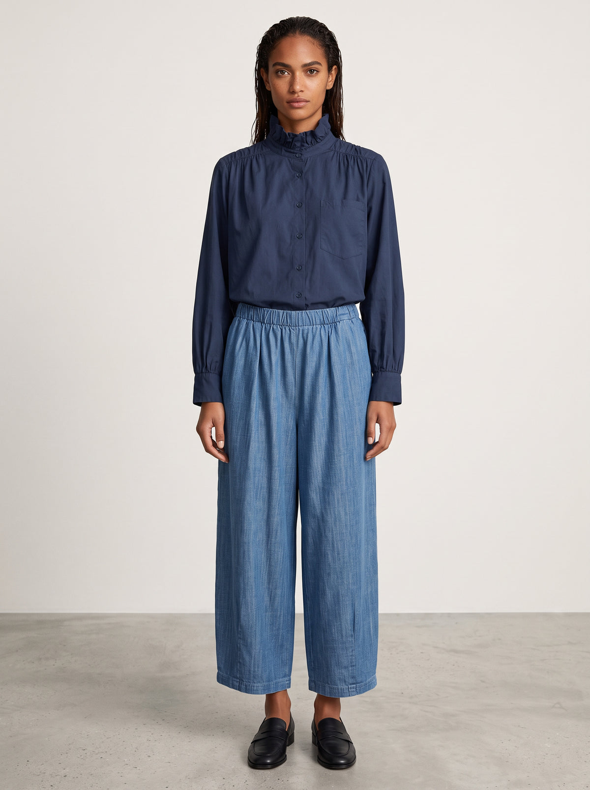 Pantalon Magic barrel denim medium porté de face