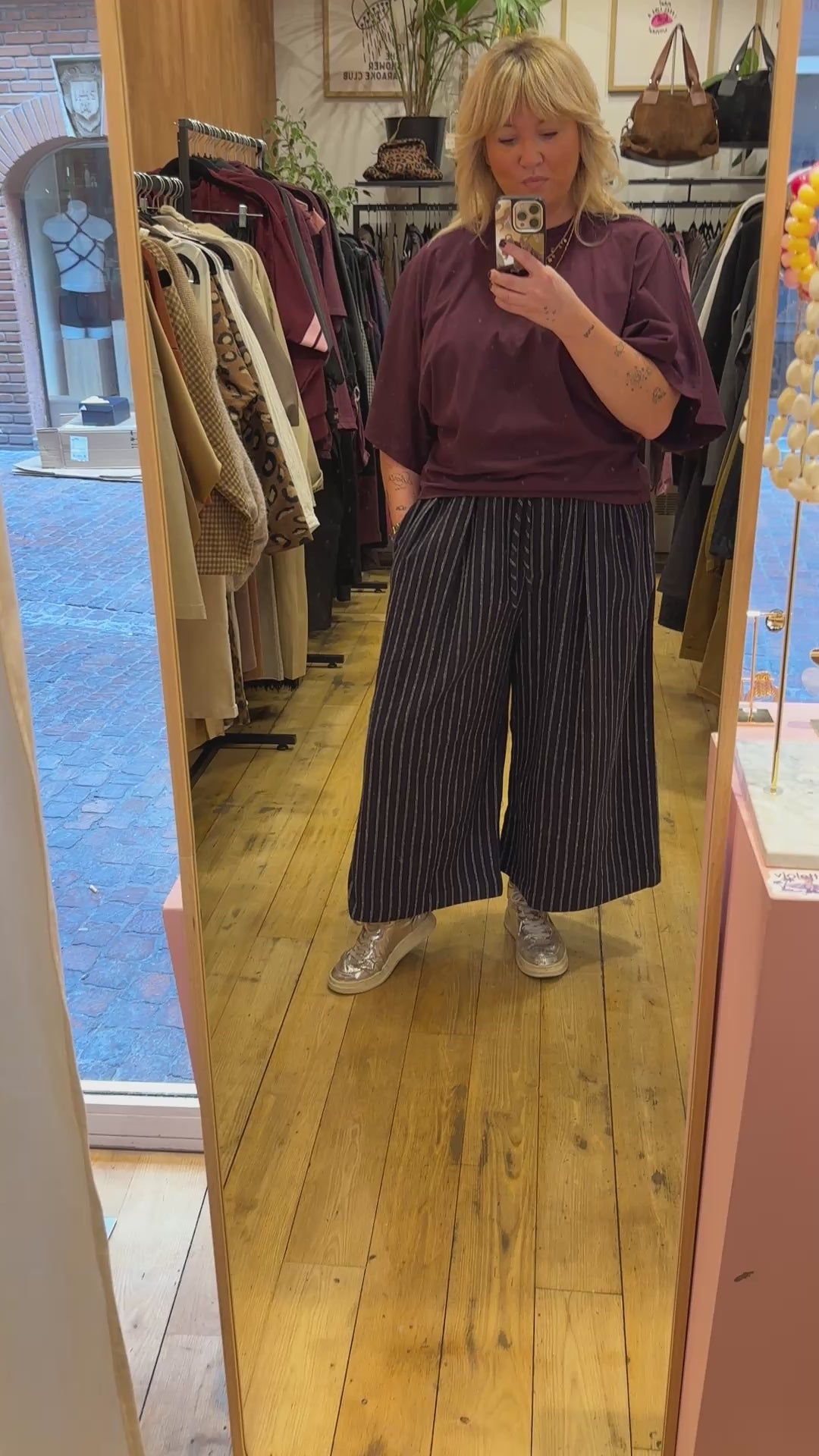Essayage du tee-shirt Minnie et du pantalon Allure laine — sans son