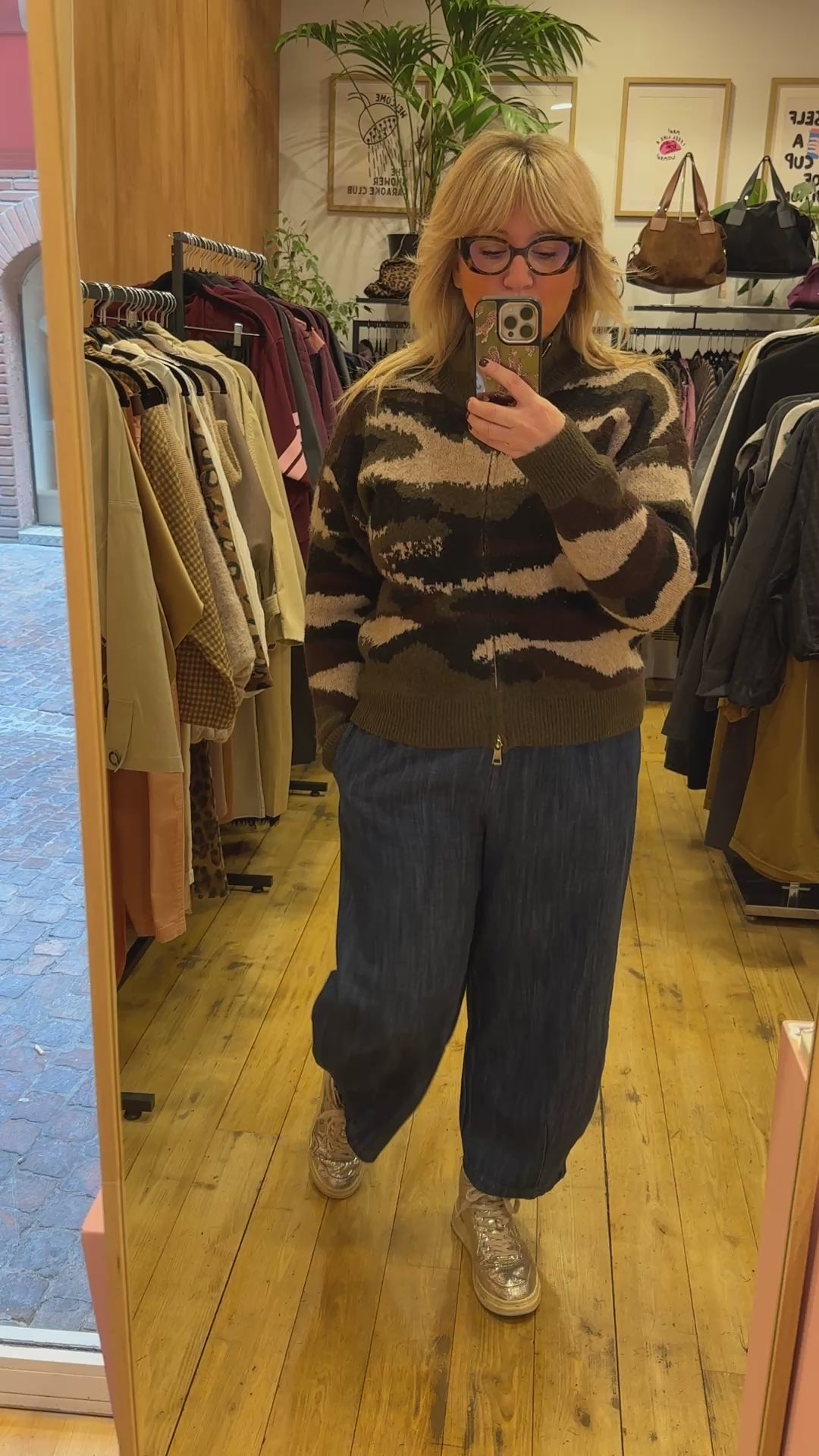 Essayage du gilet Militaire avec le pantalon Magic barrel denim — sans son