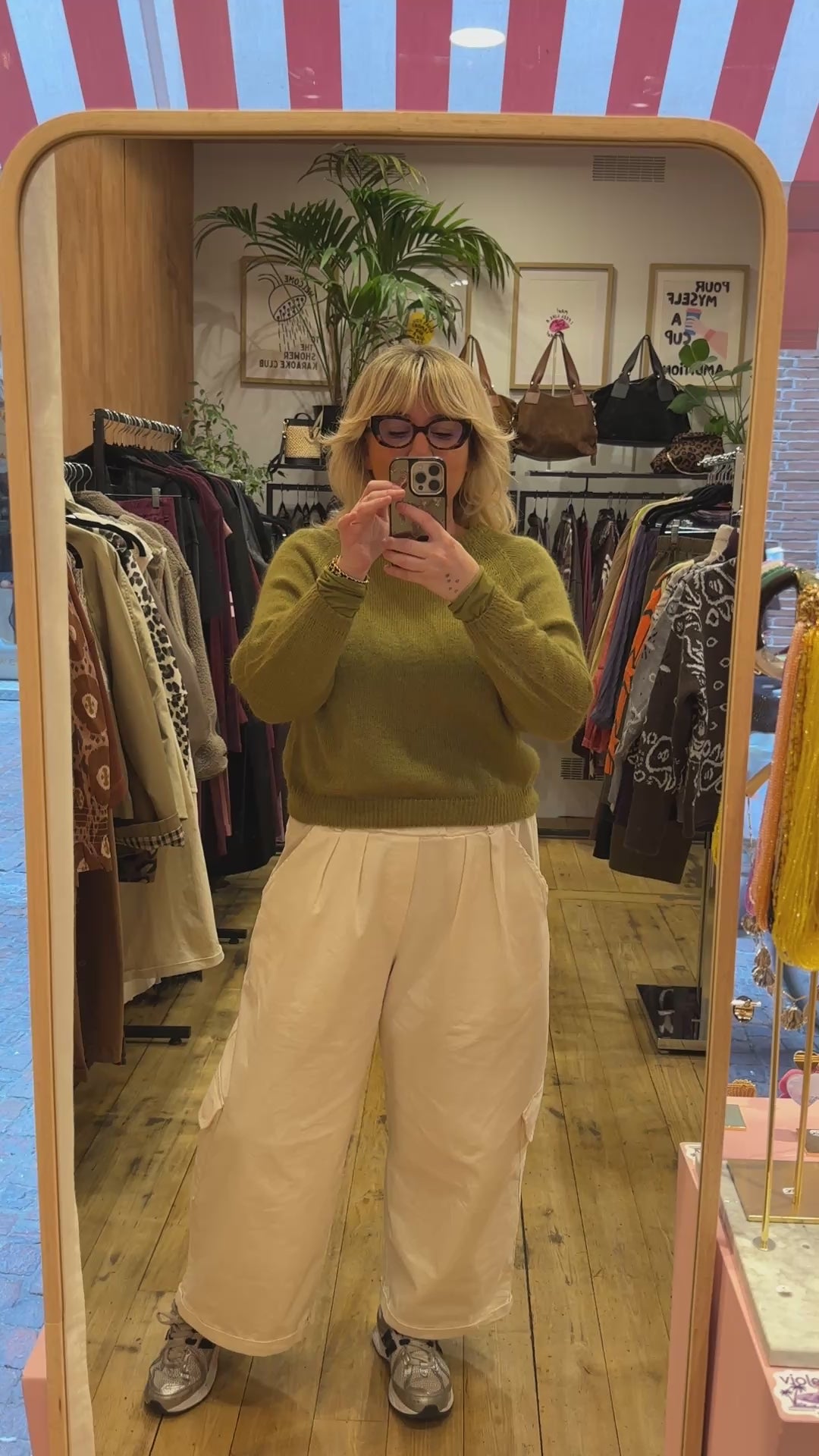 Pull Bobby — vidéo portée sans son 504