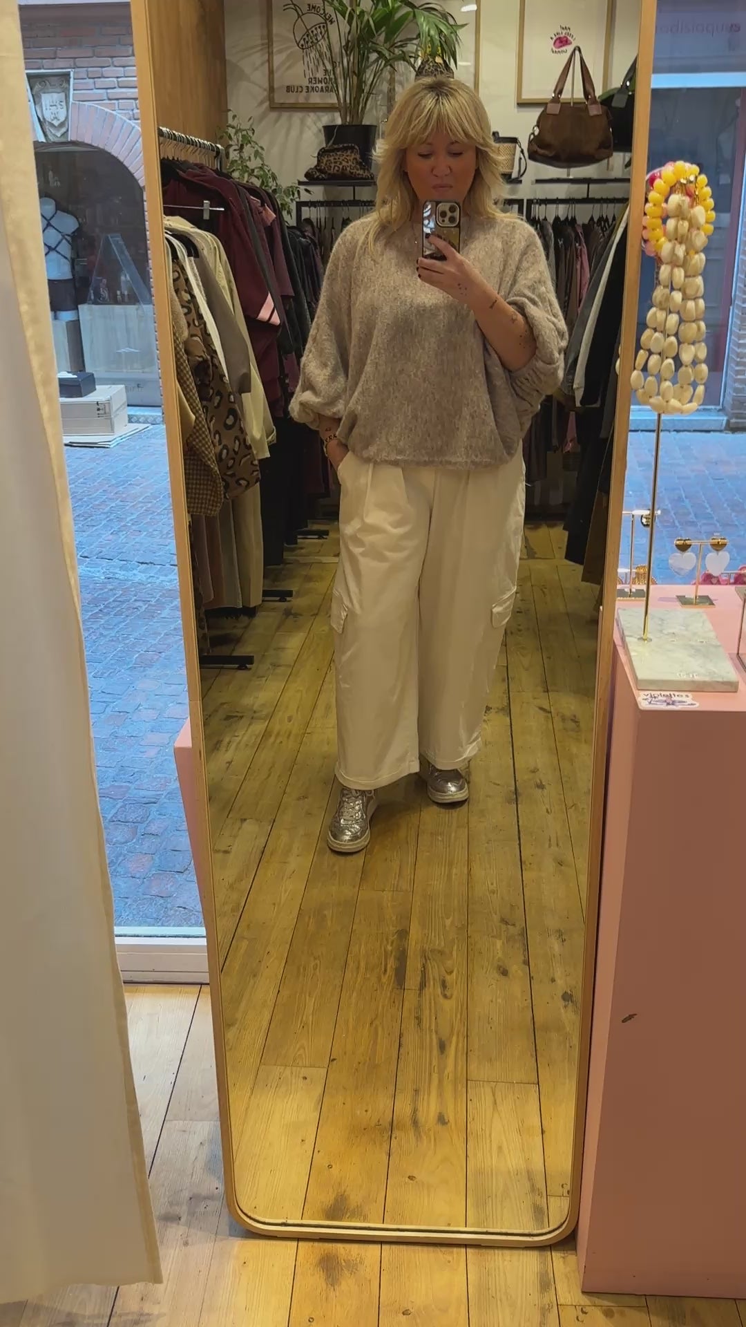 Essayage du pull Wind et du pantalon Auguste cargo — sans son