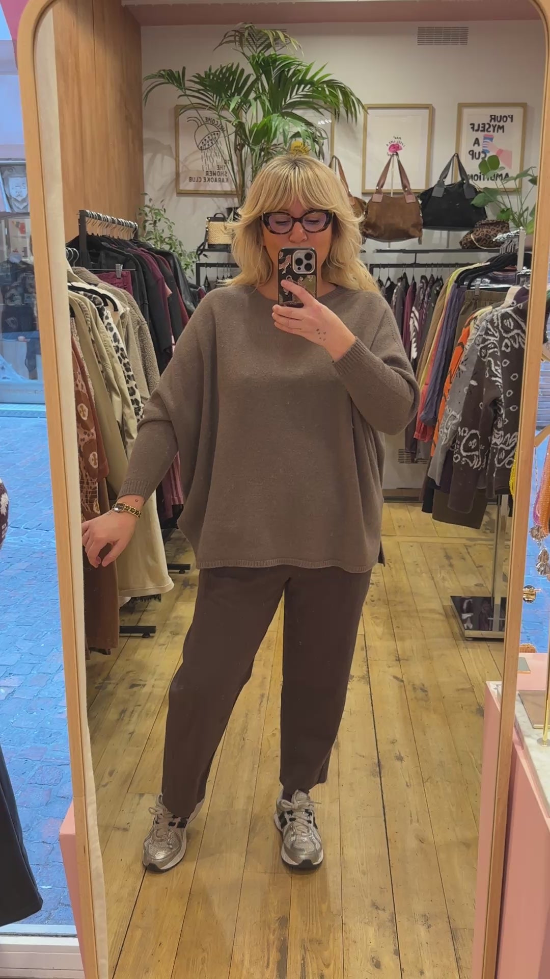 Pull Mina — vidéo portée sans son 505