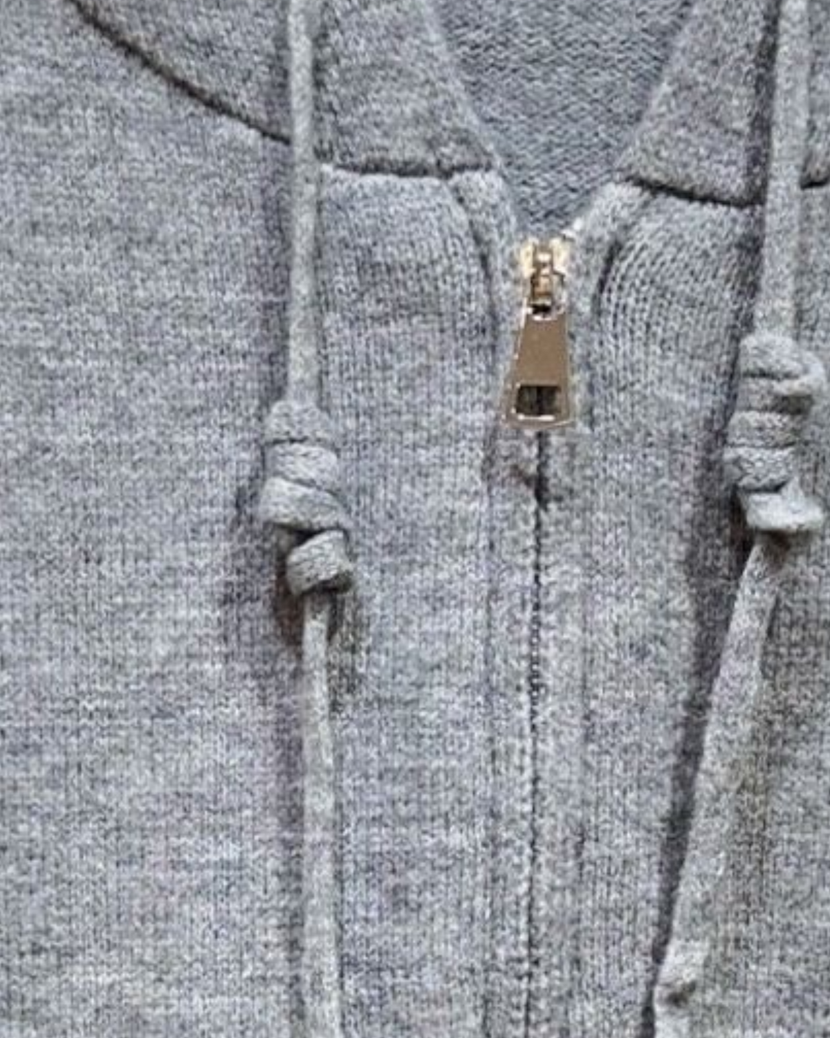 Gilet Rainbow gris — détail fermeture et maille