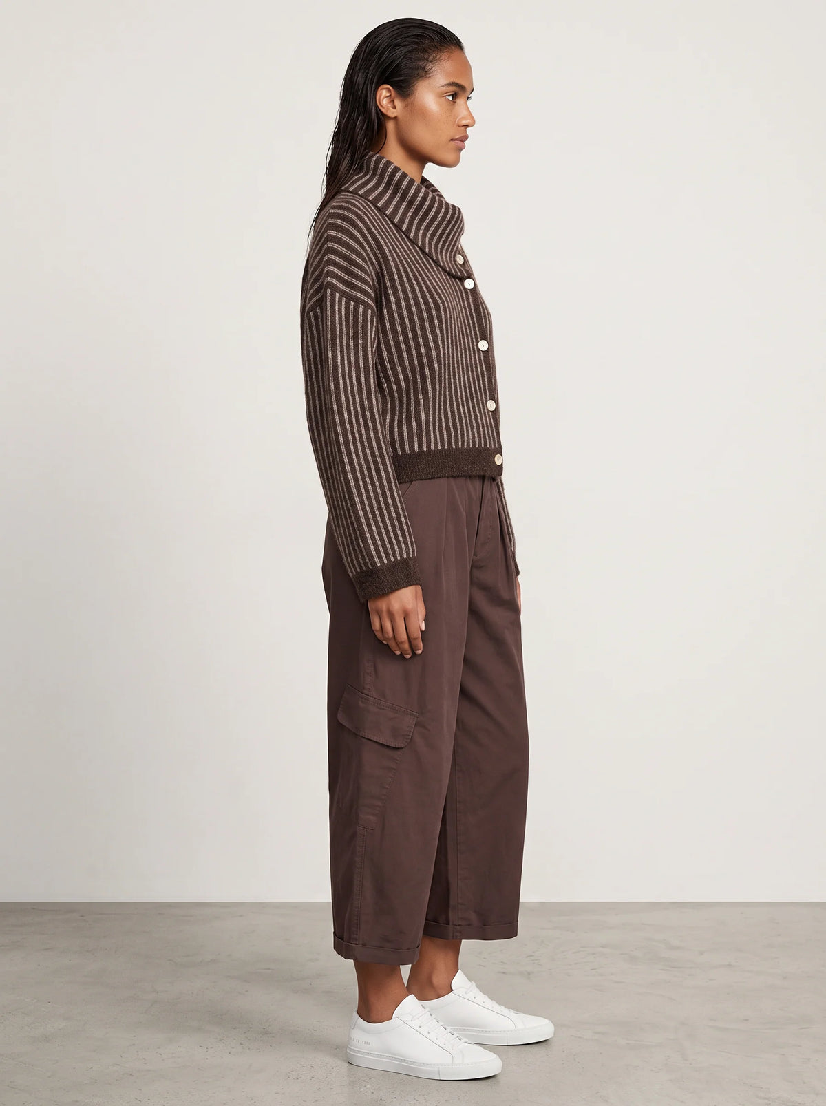 Gilet Natou choco moro porté, vue de profil