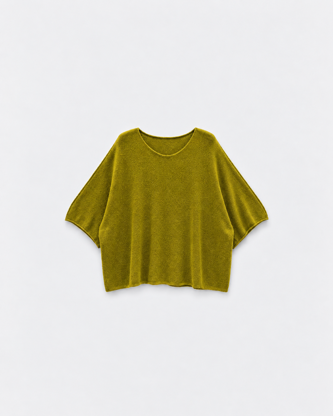 Pull Lola Olive — flat sur fond gris