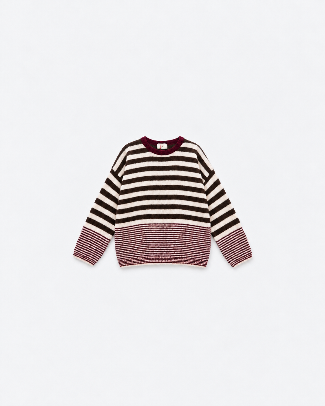 Pull Lou Choco moro — flat sur fond gris