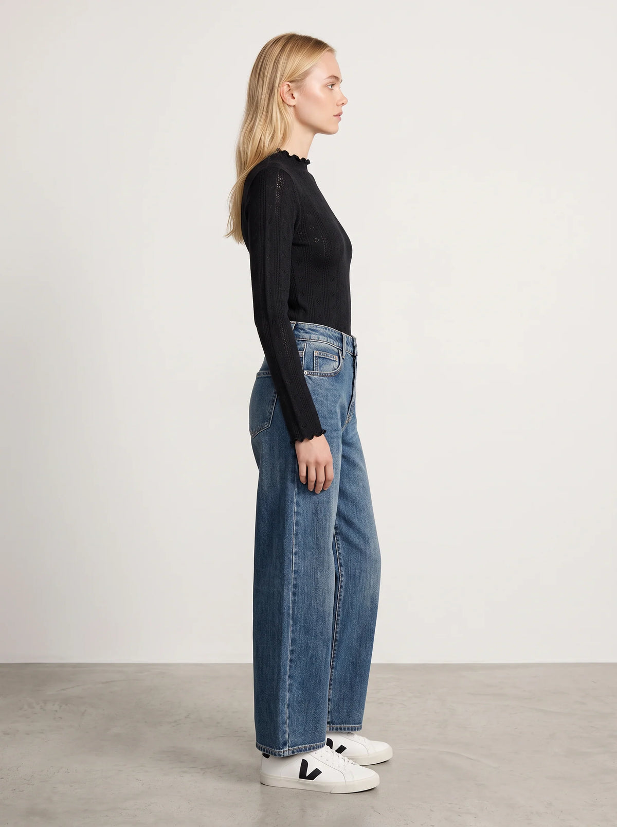 Tee-shirt Olivia porté – vue de profil