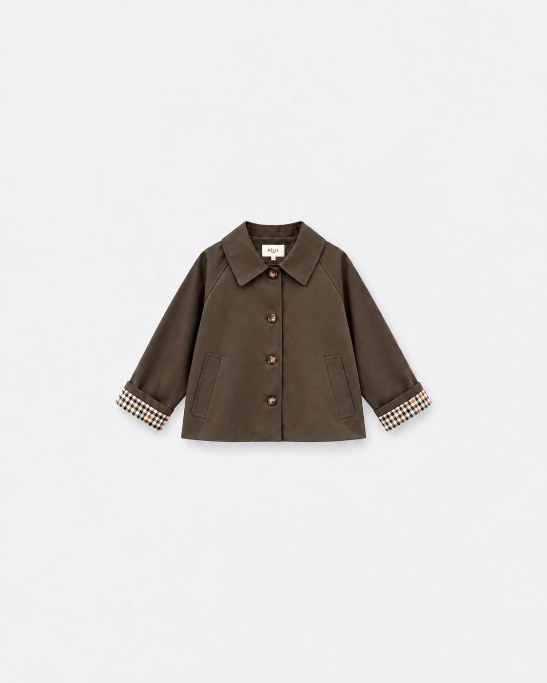 Trench court Gaby choco moro à plat sur fond gris